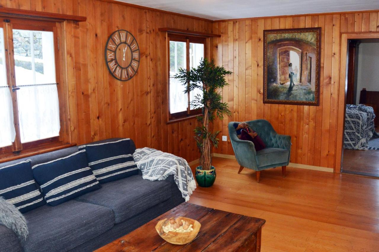 Alte Post Mit Geschichte Und Restaurant Apartment Tavanasa Luaran gambar