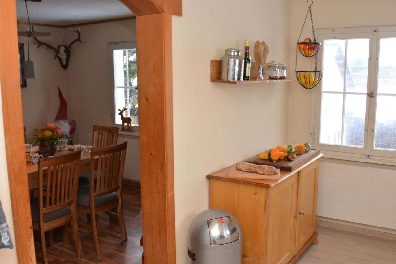 Alte Post Mit Geschichte Und Restaurant Apartment Tavanasa Luaran gambar