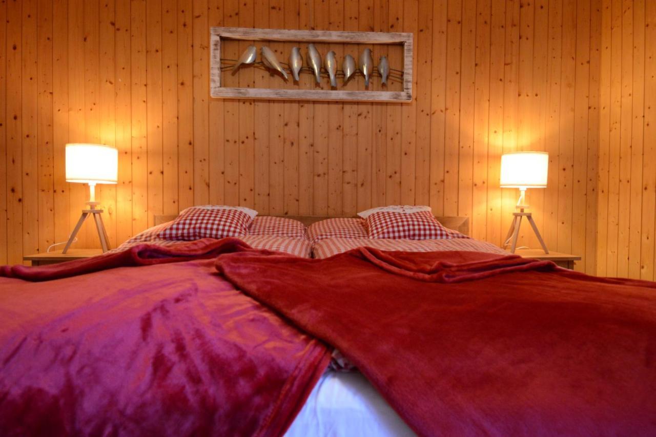 Alte Post Mit Geschichte Und Restaurant Apartment Tavanasa Luaran gambar