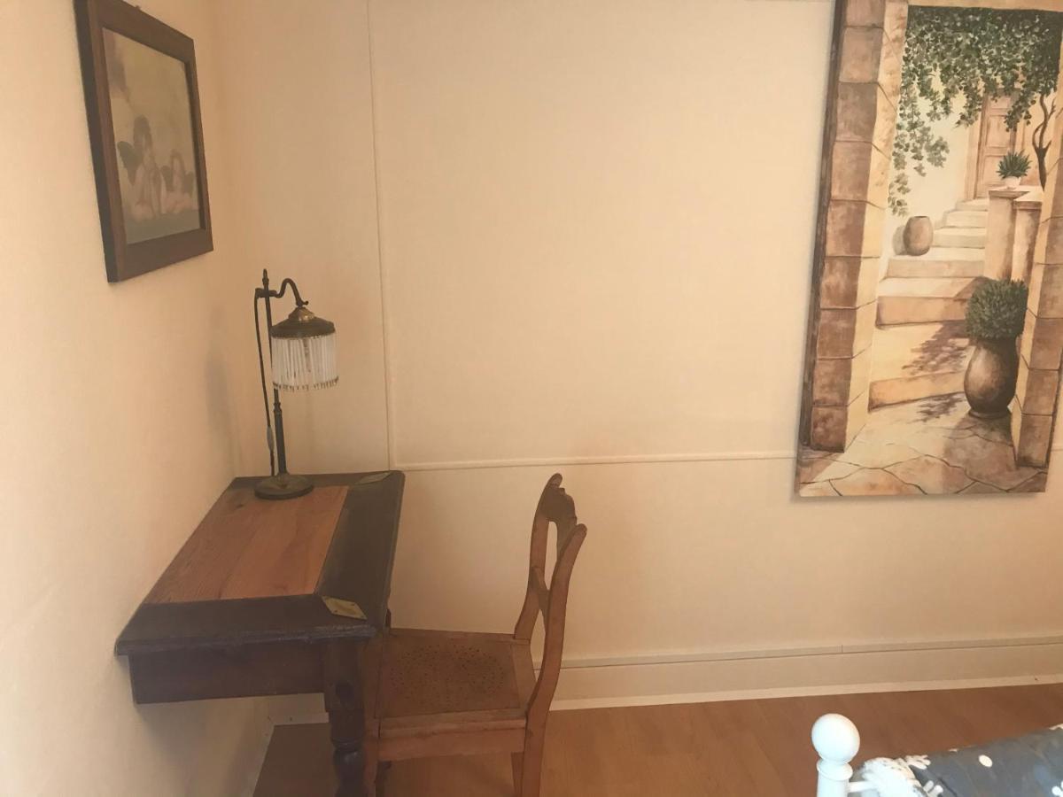 Alte Post Mit Geschichte Und Restaurant Apartment Tavanasa Luaran gambar